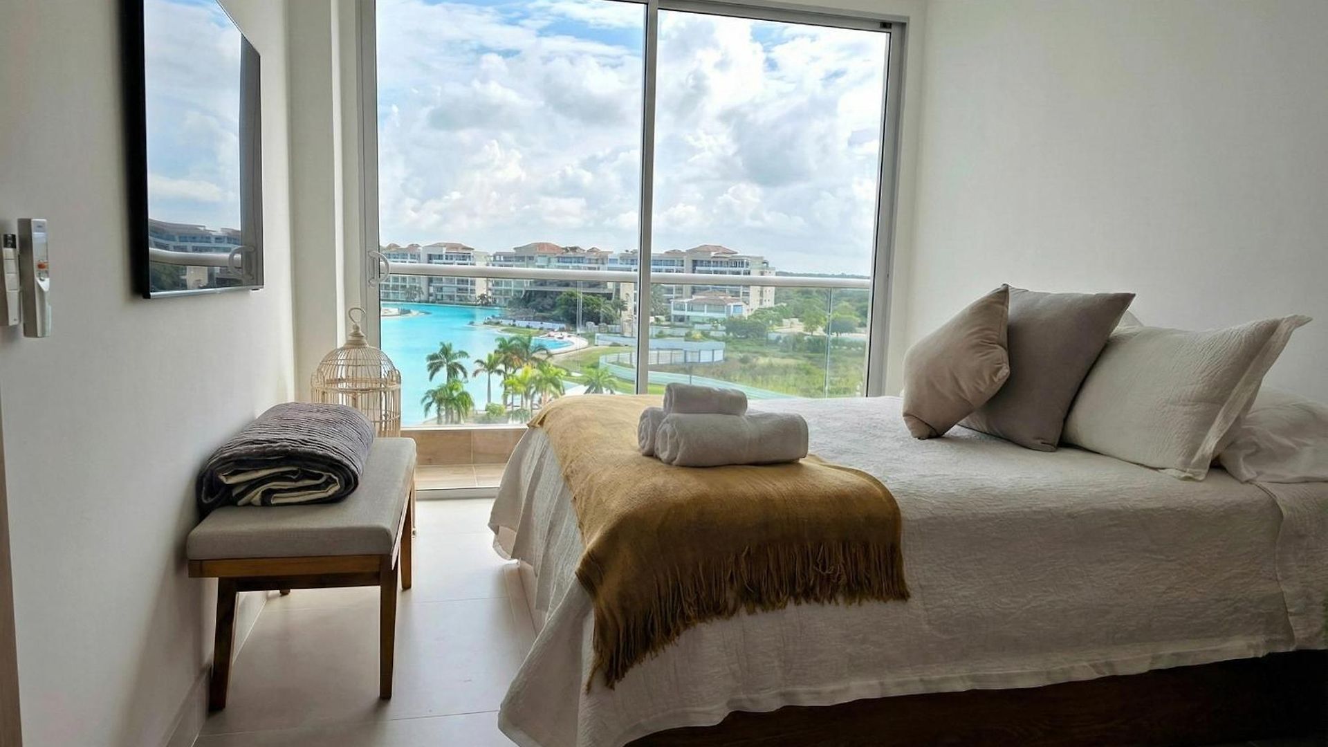 Lagoon View For 8 Guests *