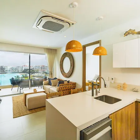 Lagoon View For 8 Guests